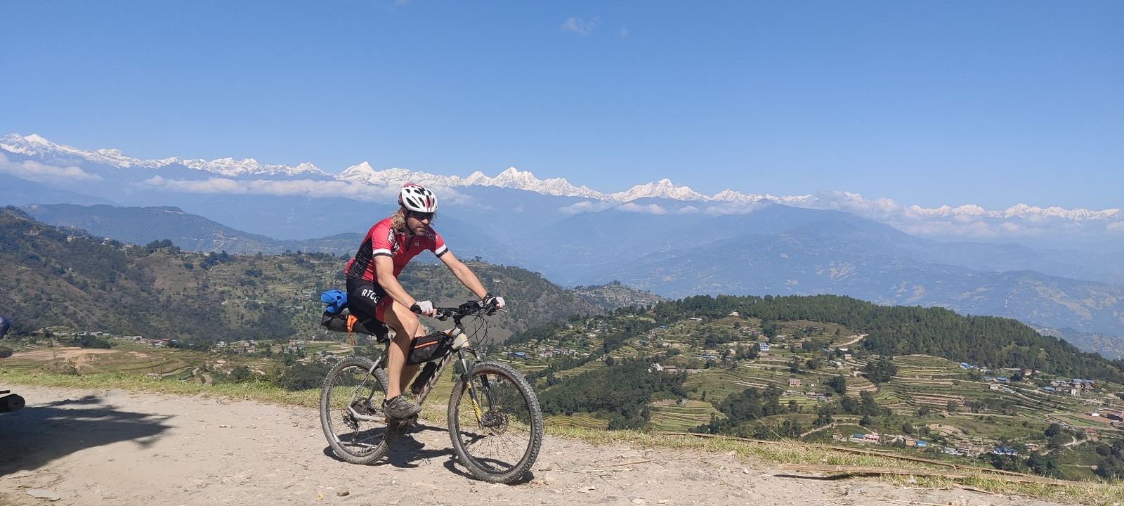 Mountainbiken rondom de Kathmandu vallei in Nepal
