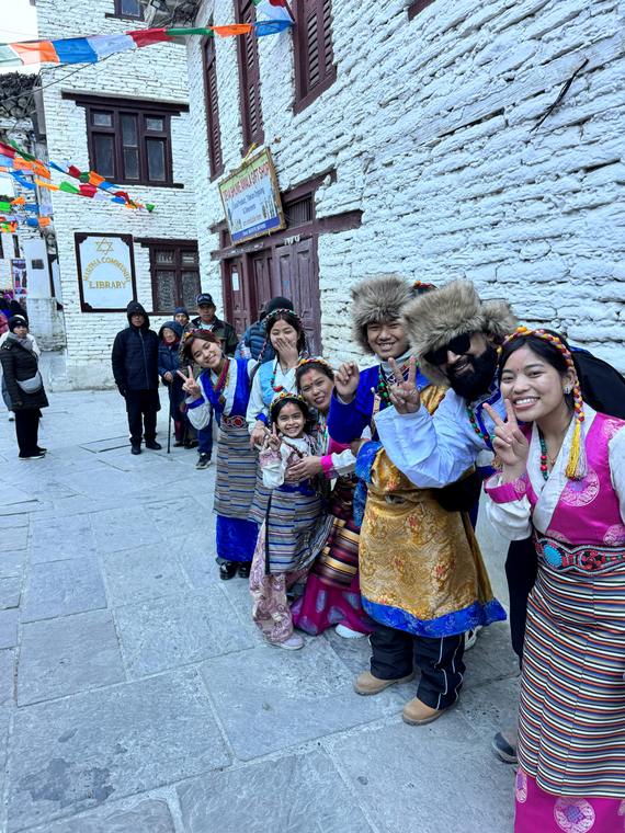 Het Apple Village Marpha met witgepleisterde huizen
